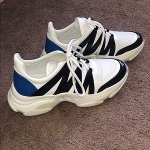 super cute steve madden tennis shoes